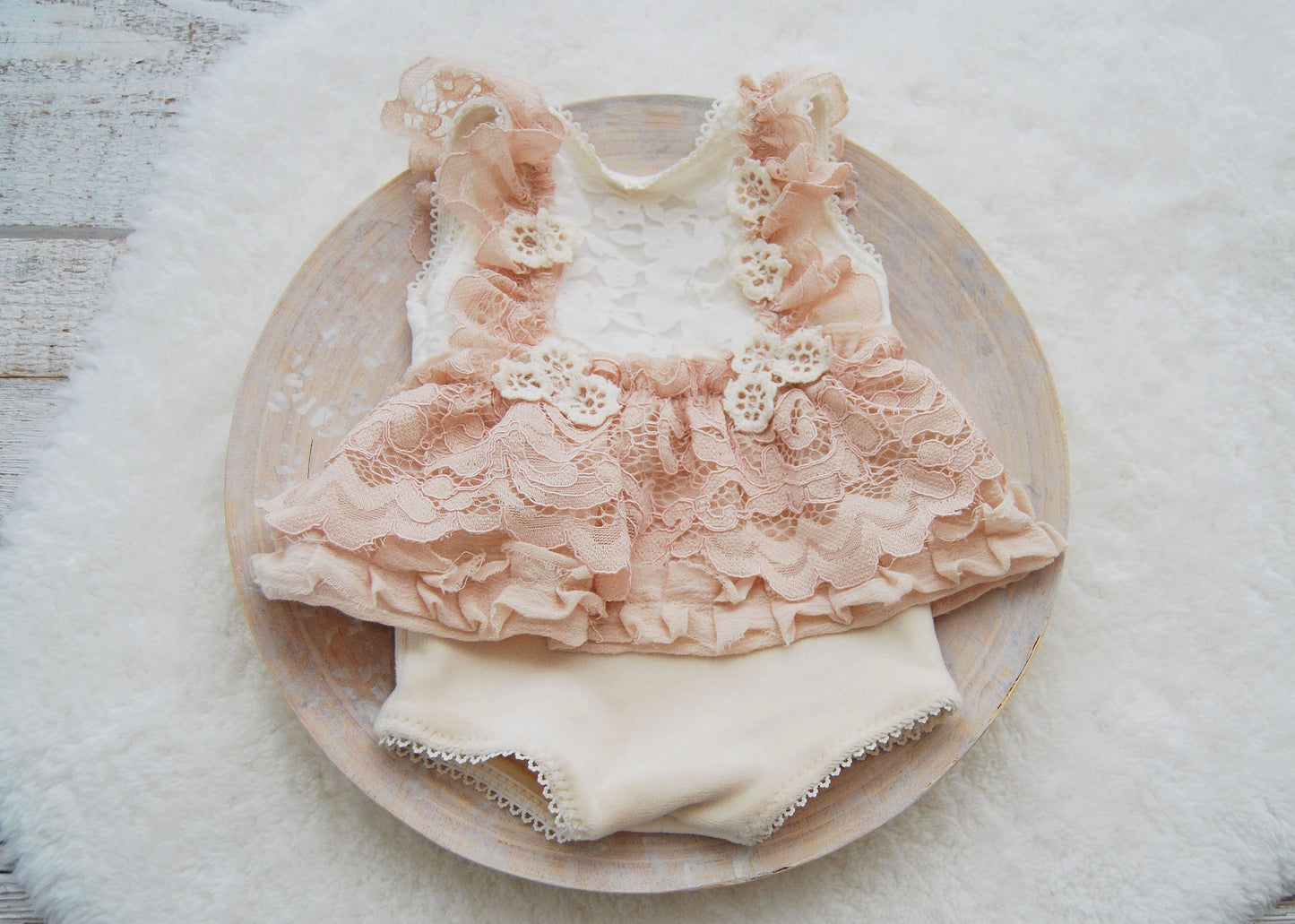 Newborn photo prop outfit, Pink lace romper newborn girl, Boho baby girl outfit, Photography outfit baby girl, Ruffled newborn romper