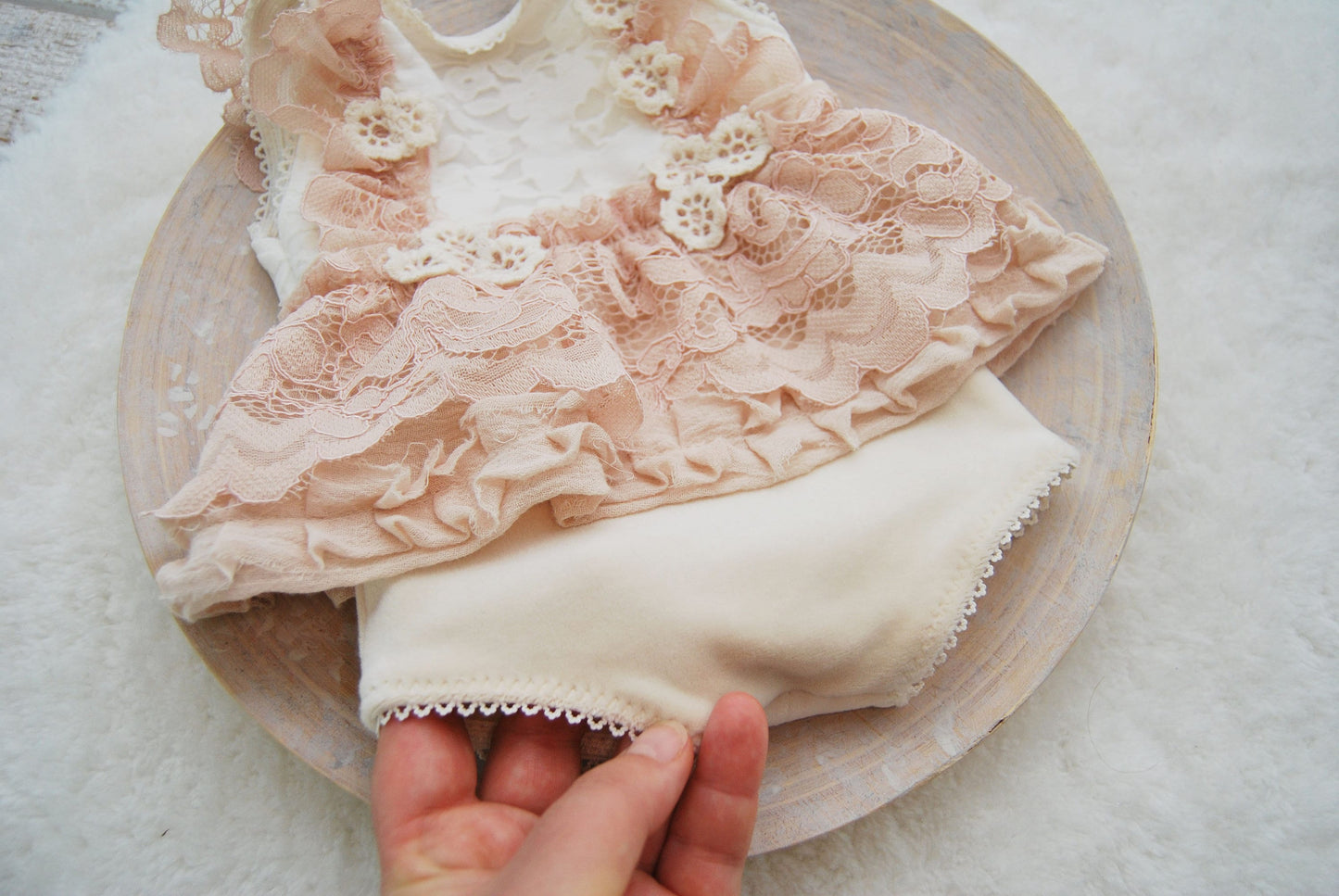 Newborn photo prop outfit, Pink lace romper newborn girl, Boho baby girl outfit, Photography outfit baby girl, Ruffled newborn romper