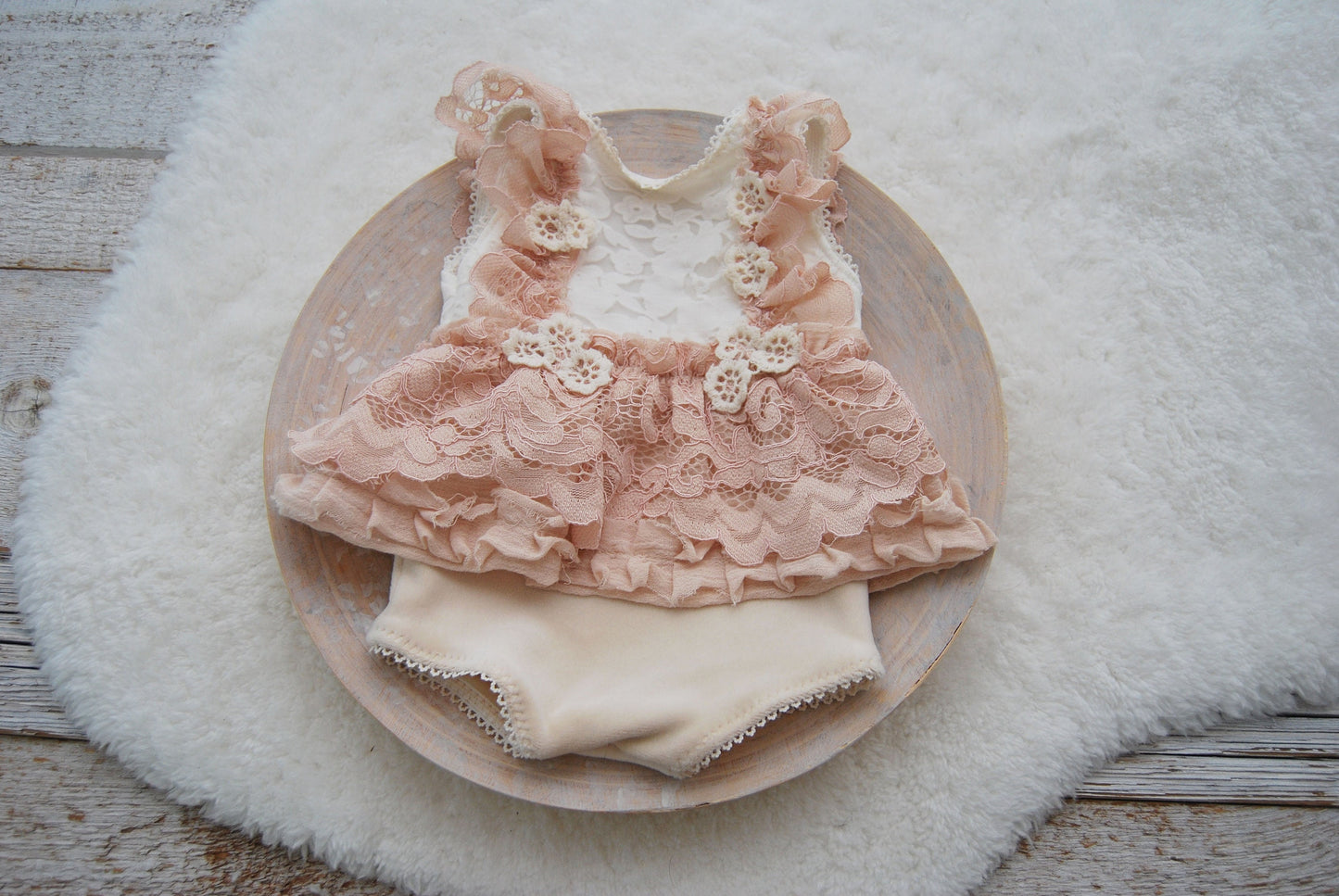 Newborn photo prop outfit, Pink lace romper newborn girl, Boho baby girl outfit, Photography outfit baby girl, Ruffled newborn romper