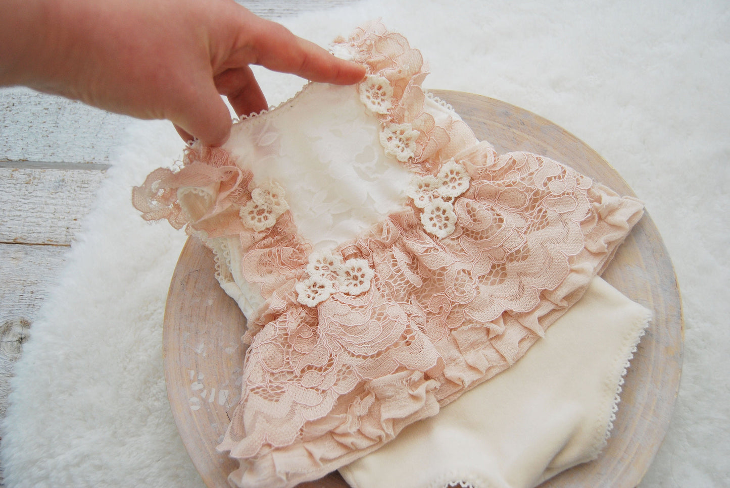 Newborn photo prop outfit, Pink lace romper newborn girl, Boho baby girl outfit, Photography outfit baby girl, Ruffled newborn romper