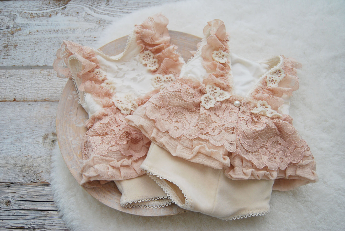 Newborn photo prop outfit, Pink lace romper newborn girl, Boho baby girl outfit, Photography outfit baby girl, Ruffled newborn romper