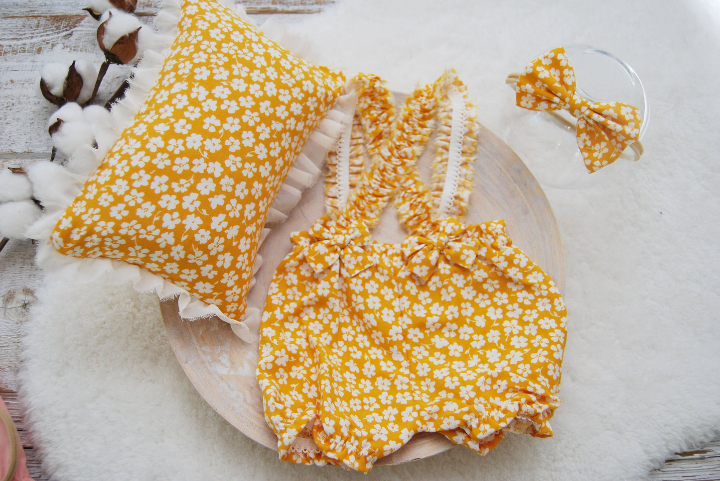 Newborn photography set yellow, Baby girl bloomer set, Bow headband, Newborn posing pillow, Newborn photo prop, Summer baby girl outfit