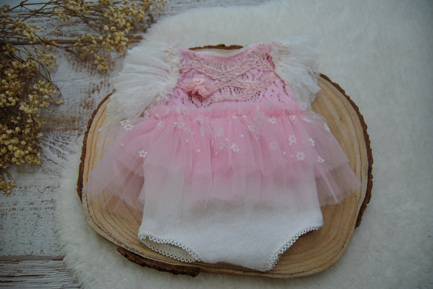 Pink newborn romper, Newborn girl photo outfit, Newborn photo prop outfits, Princess dress baby, Newborn girl photoshoot outfit