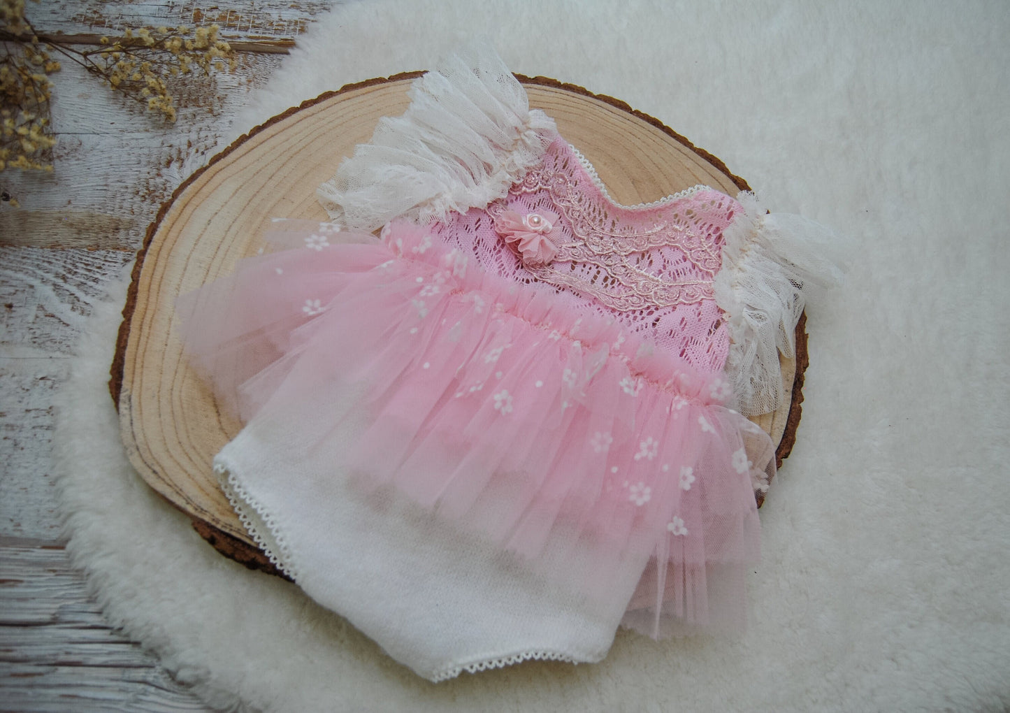 Pink newborn romper, Newborn girl photo outfit, Newborn photo prop outfits, Princess dress baby, Newborn girl photoshoot outfit