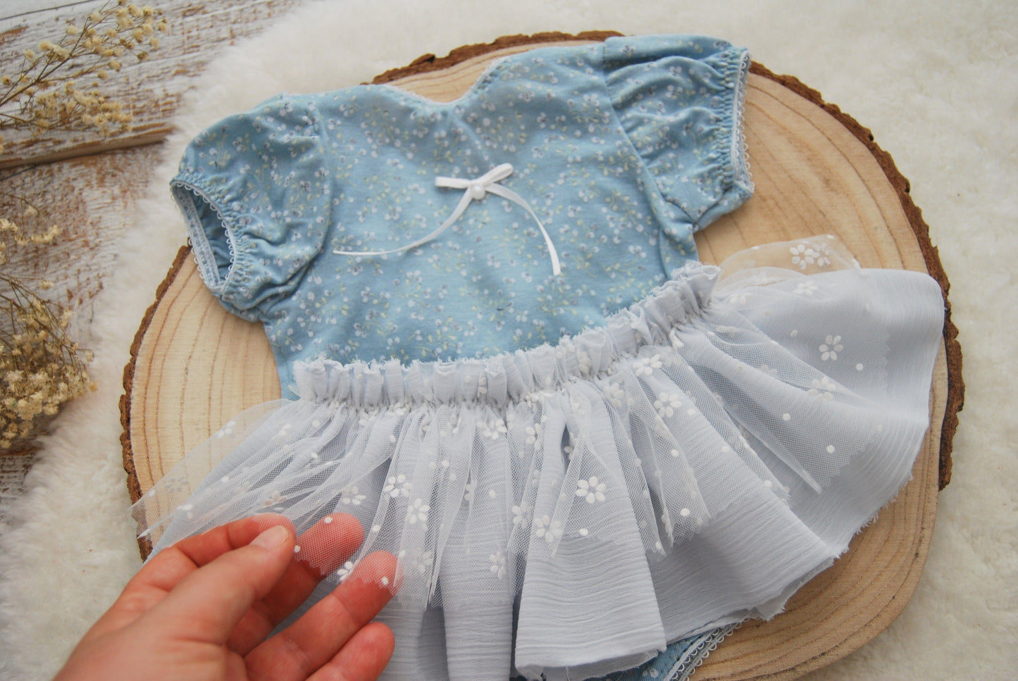 Blue newborn girl romper and tutu skirt, Newborn photo prop outfit, Floral baby girl dress in blue, Newborn photography outfit