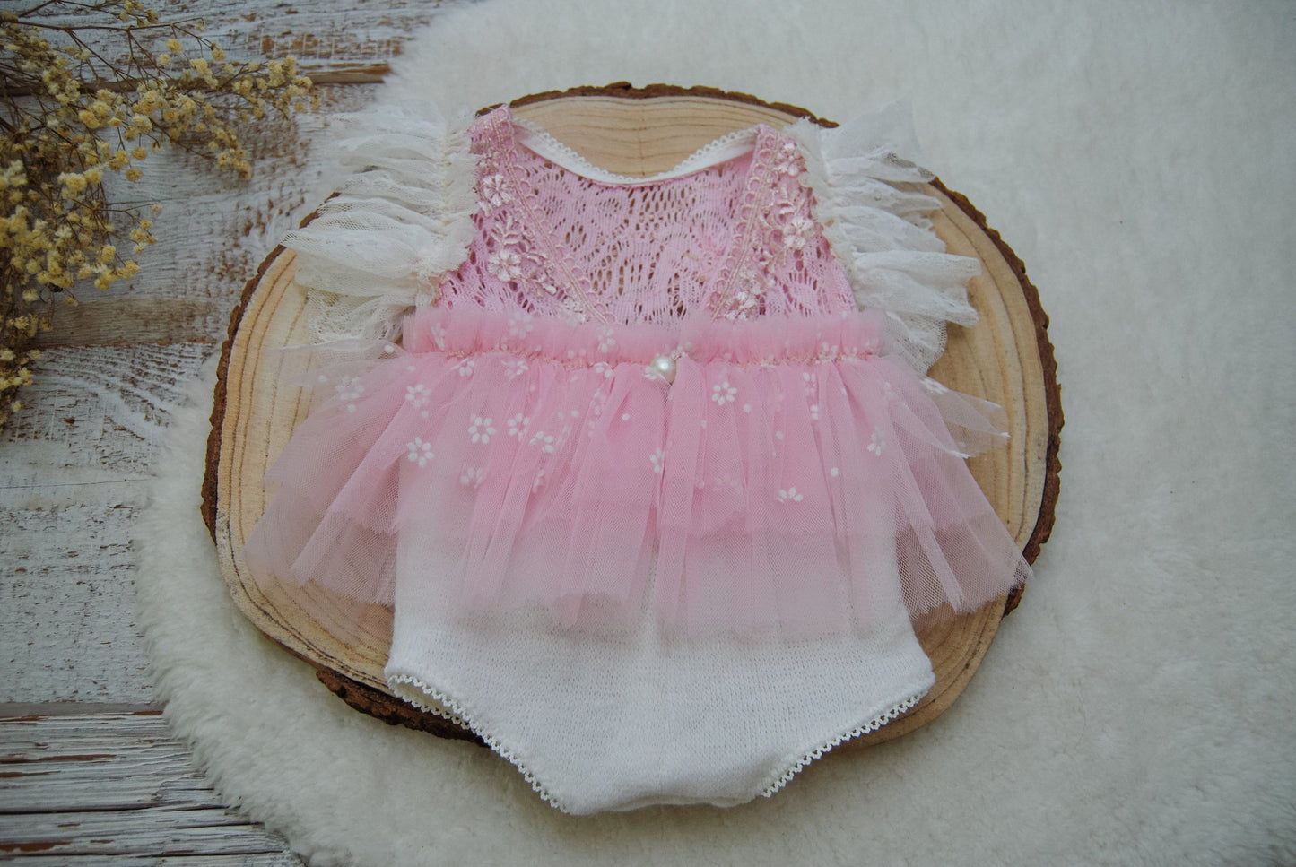 Pink newborn romper, Newborn girl photo outfit, Newborn photo prop outfits, Princess dress baby, Newborn girl photoshoot outfit