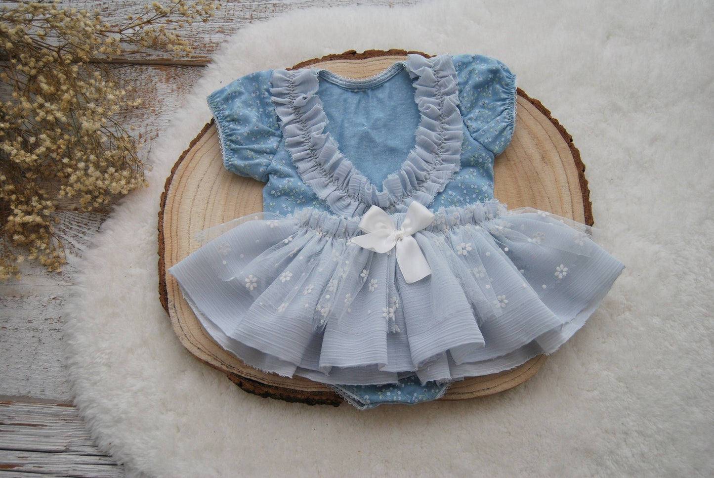 Blue newborn girl romper and tutu skirt, Newborn photo prop outfit, Floral baby girl dress in blue, Newborn photography outfit