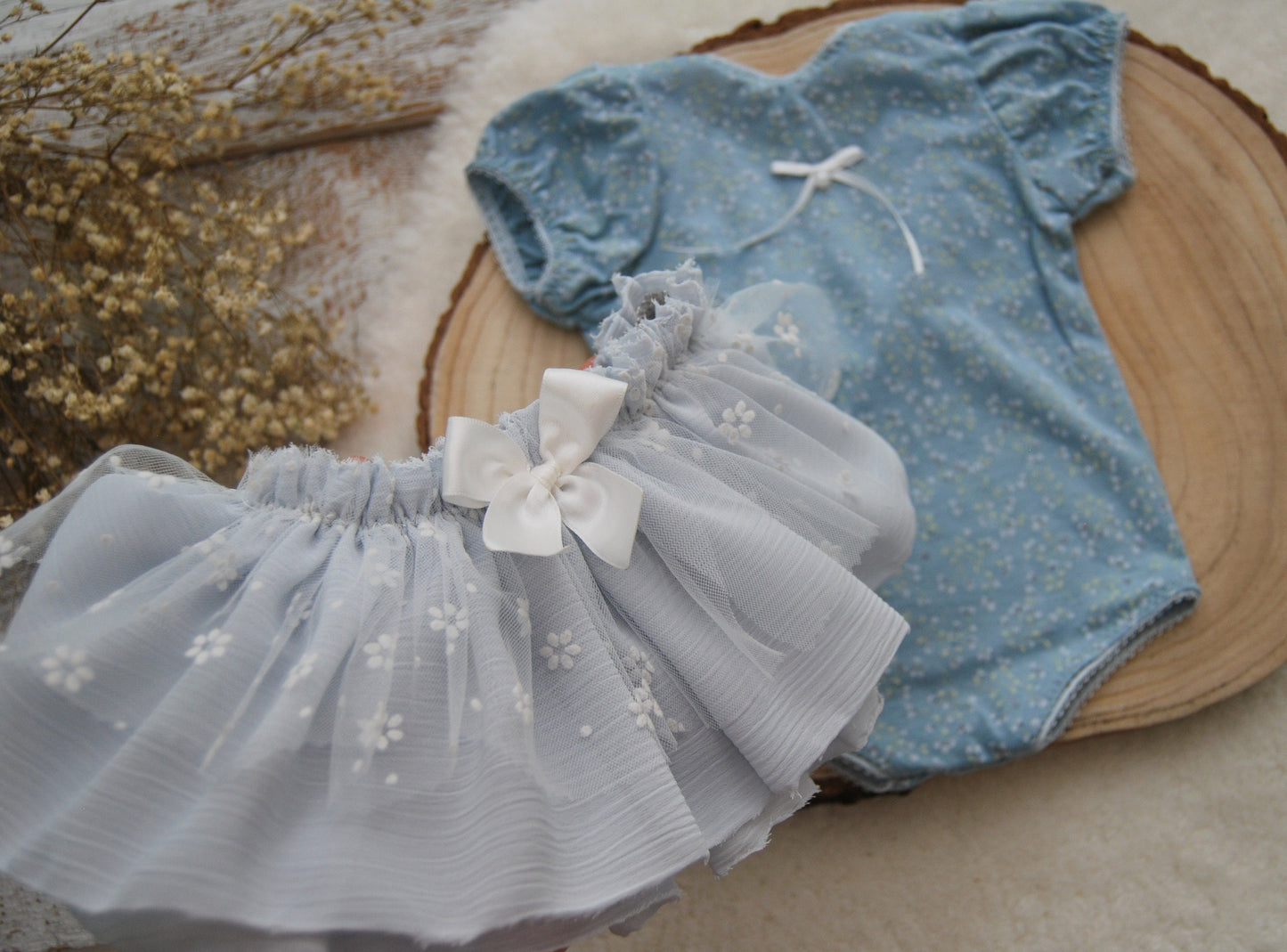 Blue newborn girl romper and tutu skirt, Newborn photo prop outfit, Floral baby girl dress in blue, Newborn photography outfit